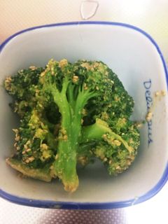 ブロッコリーの胡麻マヨ和え-レシピのメイン写真
