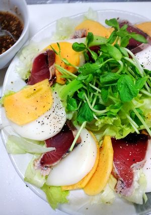 柿とかぶで鰹のたたき乗っけサラダ-レシピのメイン写真