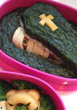 ミイラ男が覗く。。ハロウィン のり弁！-レシピのメイン写真
