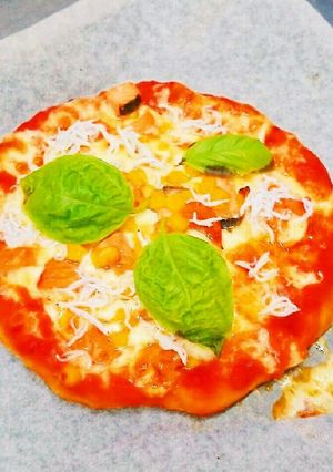 絶品4種チーズ耳までチーズ鮭としらすピザ-レシピのメイン写真