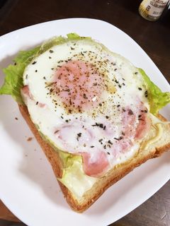 ボリューム大◎目玉焼きonチーズトースト-レシピのメイン写真