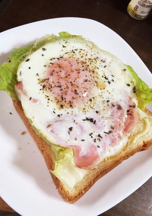 ボリューム大◎目玉焼きonチーズトースト-レシピのメイン写真
