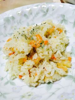 楽ちん♪炊飯器でエビピラフ-レシピのメイン写真