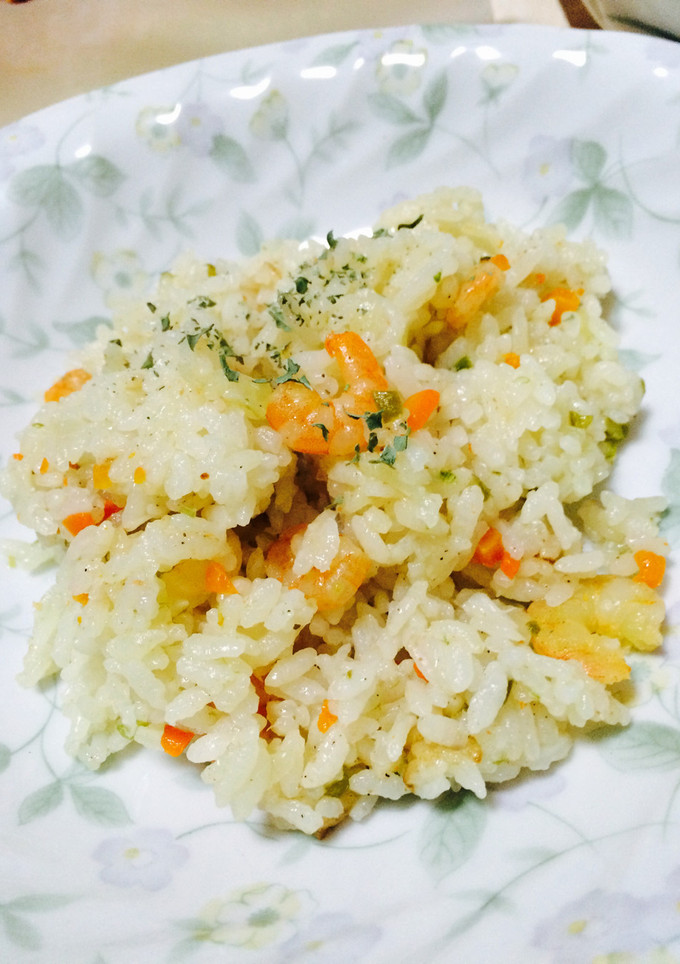 楽ちん♪炊飯器でエビピラフ-レシピのメイン写真