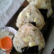 さけフレークとチーズdeおにぎり
