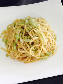 簡単ブロッコリーの茎ペペロンチーノパスタ-レシピのメイン写真