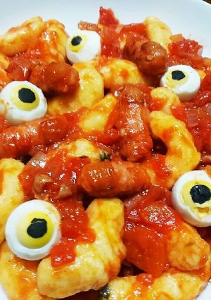 ハロウィンに！芋虫と指のトマト煮-レシピのメイン写真