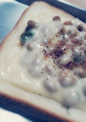 ピリとろ。お昼に✯なっとうがらしトースト-レシピのメイン写真