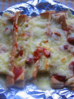 食パン耳で簡単ピザ(*^-^)-レシピのメイン写真