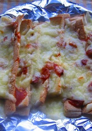 食パン耳で簡単ピザ(*^-^)-レシピのメイン写真