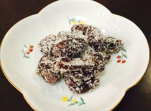 美容菓子 デーツのココナッツパウダー簡単-レシピのメイン写真