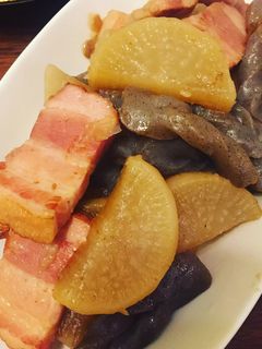 合うんです♡厚切りベーコンと大根の煮物-レシピのメイン写真