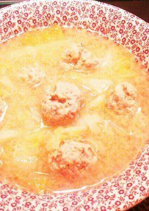 簡単で暖まる！白菜と肉団子の味噌スープ-レシピのメイン写真