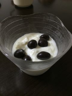 ヨーグルトにアサイーチョコ-レシピのメイン写真