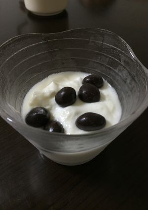 ヨーグルトにアサイーチョコ-レシピのメイン写真