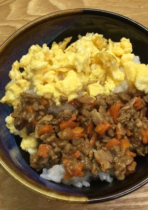 大豆のお肉で・人参そぼろ丼-レシピのメイン写真