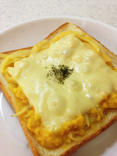 朝食に☆卵と玉ねぎシャンタン炒めトースト-レシピのメイン写真