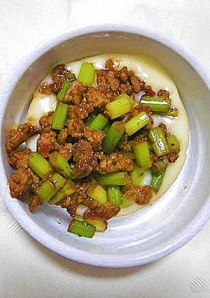 挽肉とニンニクの芽の麻婆のココットカマン-レシピのメイン写真