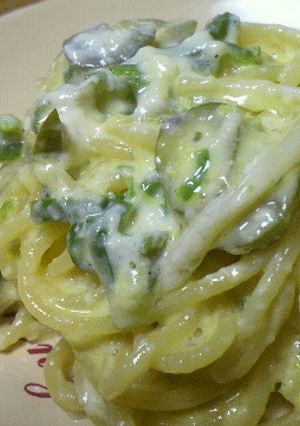 ワンポットパスタ オリーブ入カルボナーラ-レシピのメイン写真