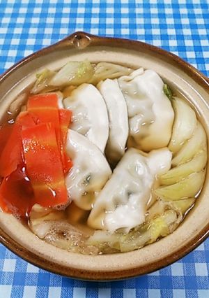 簡単！温まる～我が家の餃子鍋-レシピのメイン写真