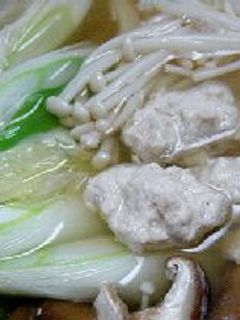 鍋に♪ふわふわ鶏だんご-レシピのメイン写真