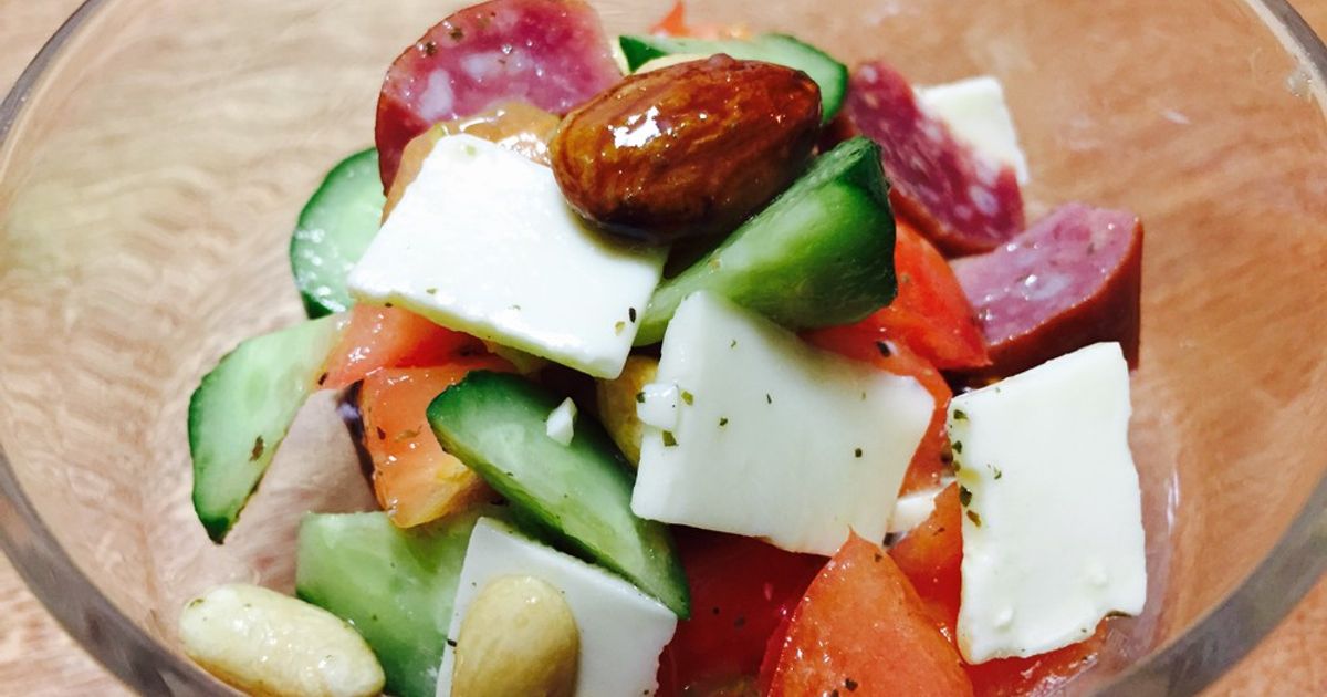 栄養満点！サラミとナッツのミックスサラダ by HL♪ 【クックパッド