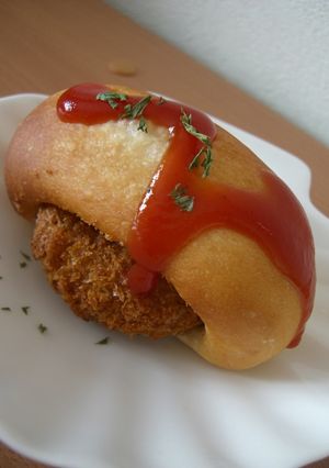 ＊＊冷食でお手軽♪コロッケパン＊＊-レシピのメイン写真