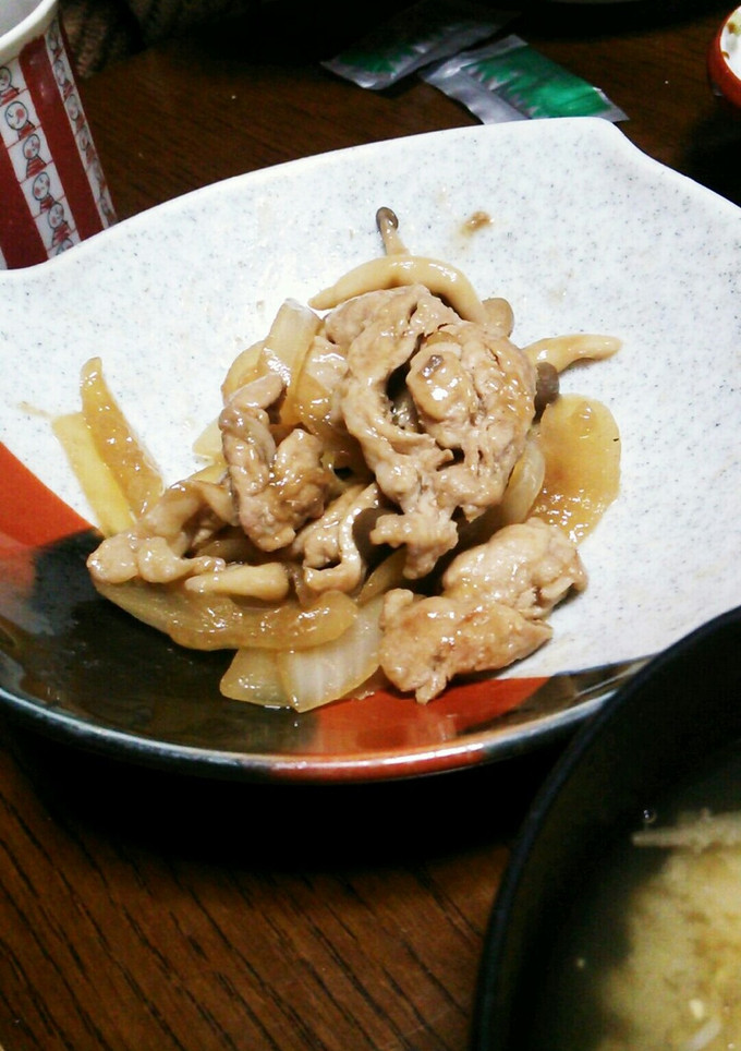 豚肉と玉ねぎとしめじ炒め-レシピのメイン写真