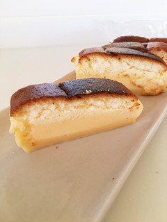 簡単簡単〜魔法のケーキ=マジックケーキ-レシピのメイン写真