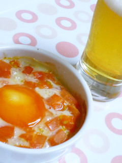 ざく切りトマトと漬け卵黄のココットカマン-レシピのメイン写真