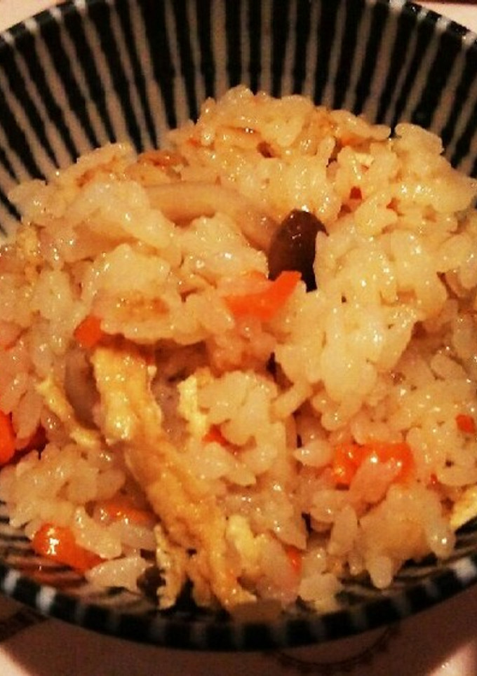 簡単味付けしめじと鶏肉の炊き込みご飯-レシピのメイン写真