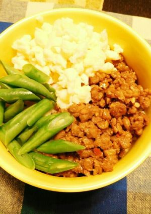 「大豆のお肉」のピリ辛そぼろ丼-レシピのメイン写真