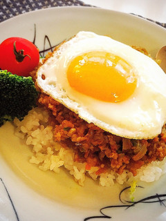キーマカレーの目玉焼きのっけ♡-レシピのメイン写真