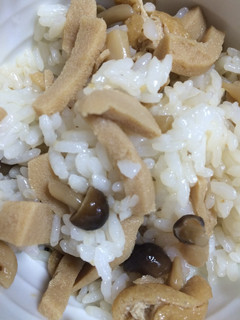 高野豆腐とお揚げのきのこご飯-レシピのメイン写真