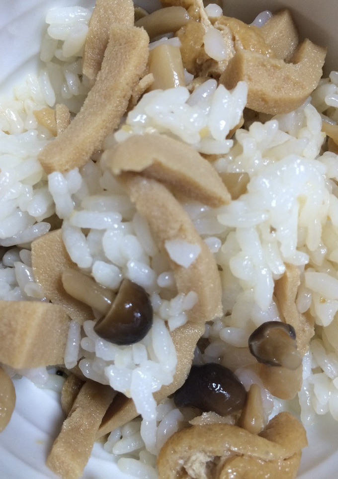 高野豆腐とお揚げのきのこご飯-レシピのメイン写真