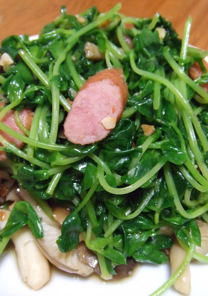 ササッと簡単！豆苗としめじのニンニク炒め-レシピのメイン写真