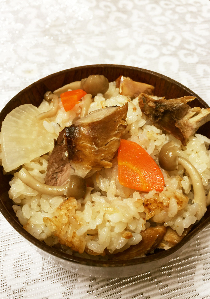 お焦げも美味しい♪ぶりの炊き込みご飯-レシピのメイン写真