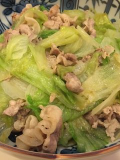 材料は3つ♪ レタスと豚コマの塩麹炒め-レシピのメイン写真