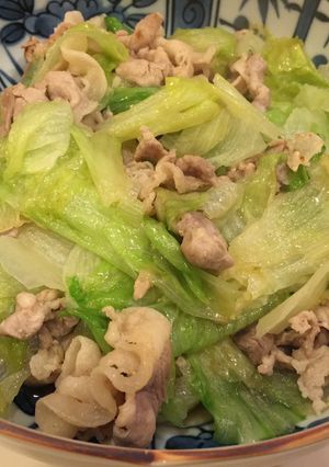 材料は3つ♪ レタスと豚コマの塩麹炒め-レシピのメイン写真