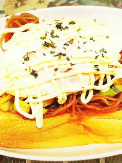旦那に好評❇ズボラ焼きそばeggトースト-レシピのメイン写真