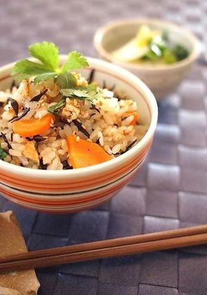 炊飯器でひじきご飯♪-レシピのメイン写真