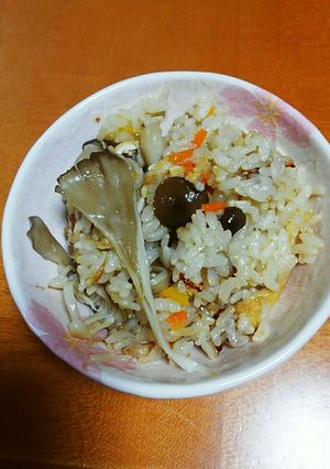 キノコの風味香る炊き込みご飯-レシピのメイン写真