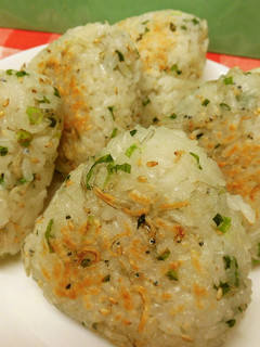 創味シャンタンで!中華風焼きおにぎり♪-レシピのメイン写真
