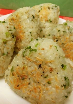 創味シャンタンで！中華風焼きおにぎり♪-レシピのメイン写真