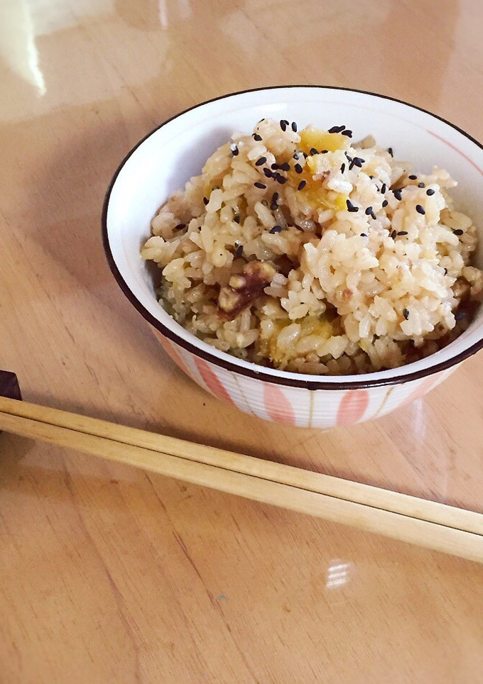 秋の味覚 さつまいもと胡桃の炊き込みご飯-レシピのメイン写真
