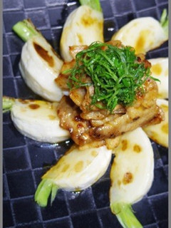 香味ペースト使用!かぶと豚肉のピリ辛炒め-レシピのメイン写真