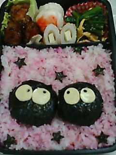 お手軽!まっくろくろすけ弁当♪(キャラ弁-レシピのメイン写真