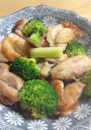 鶏もも肉とブロッコリーの塩炒め-レシピのメイン写真