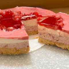 รูปของ いちごホワイトチョコムースタルト