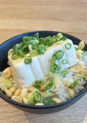 面倒くさい時に作る！乗せるだけ豆腐丼-レシピのメイン写真